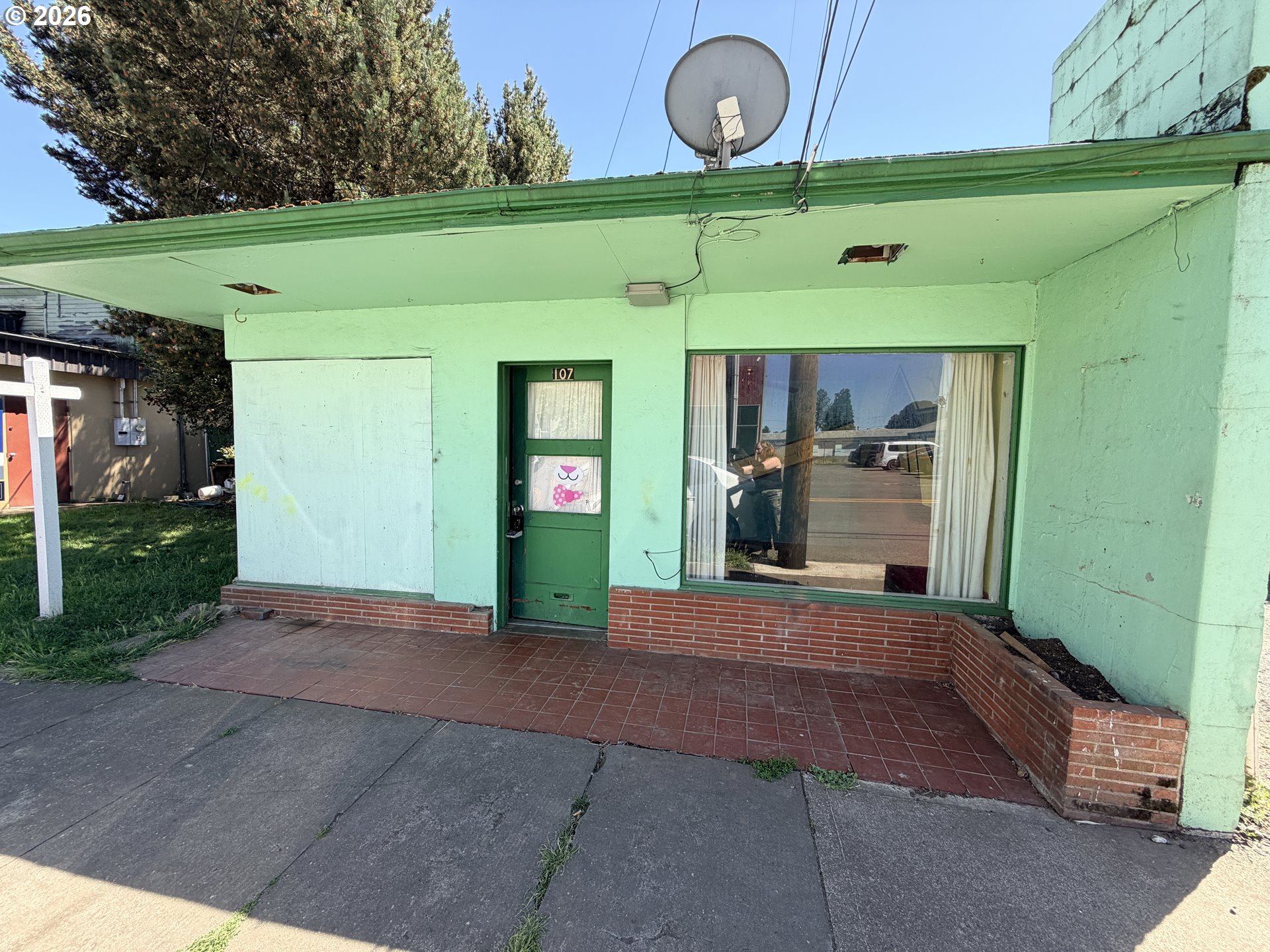107 5th St Property Photo 1
