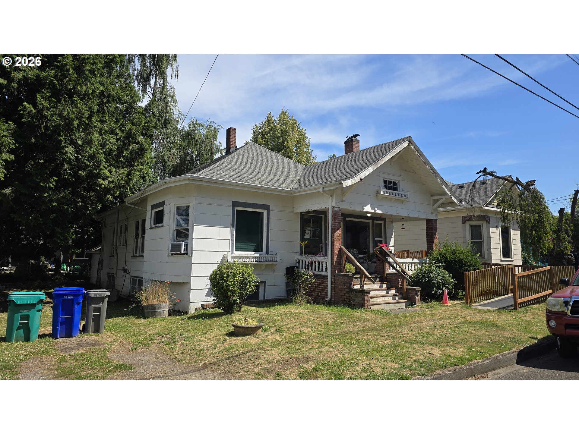 885 NE 3RD ST Property Photo 1