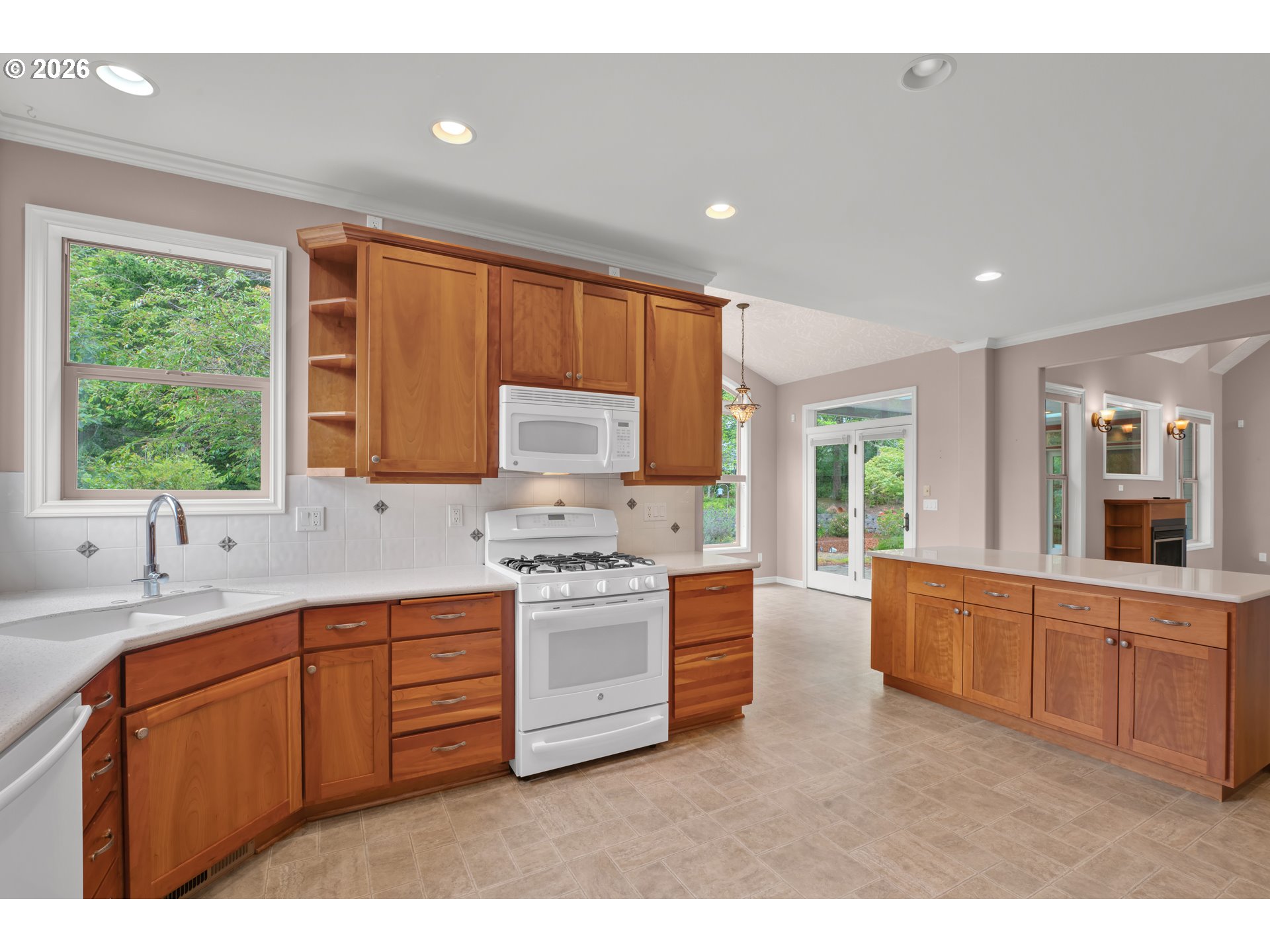 1619 Willow Loop Property Photo 14
