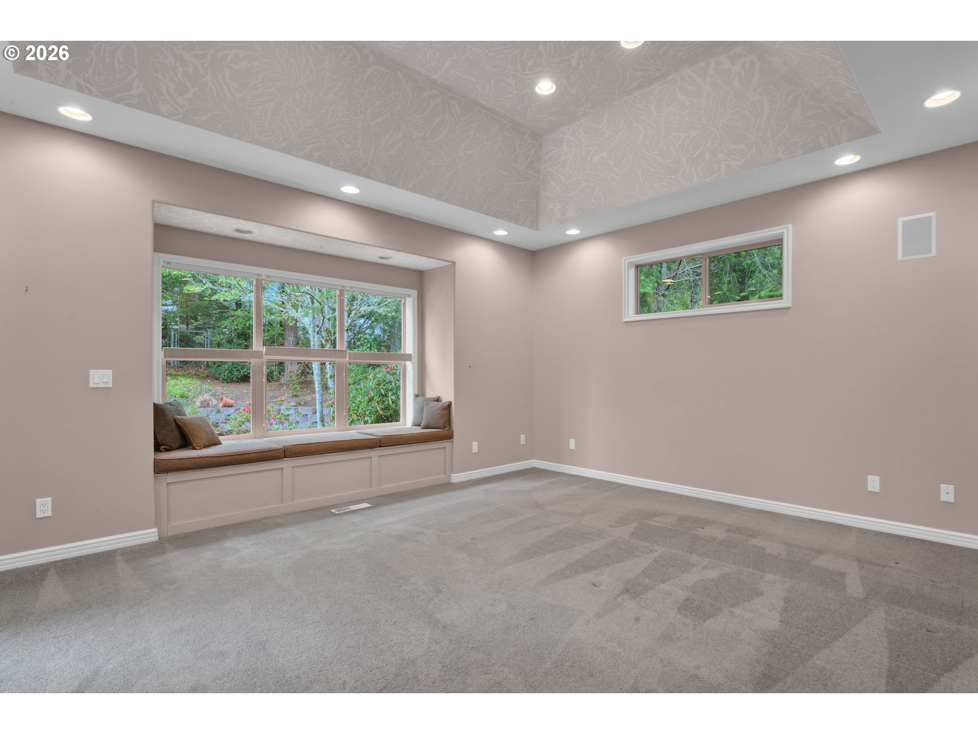 1619 Willow Loop Property Photo 19