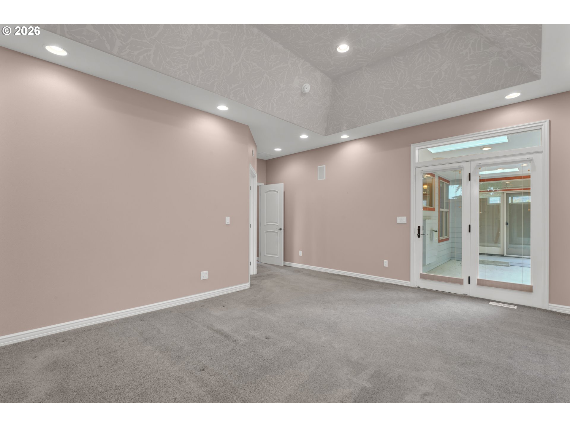1619 Willow Loop Property Photo 21