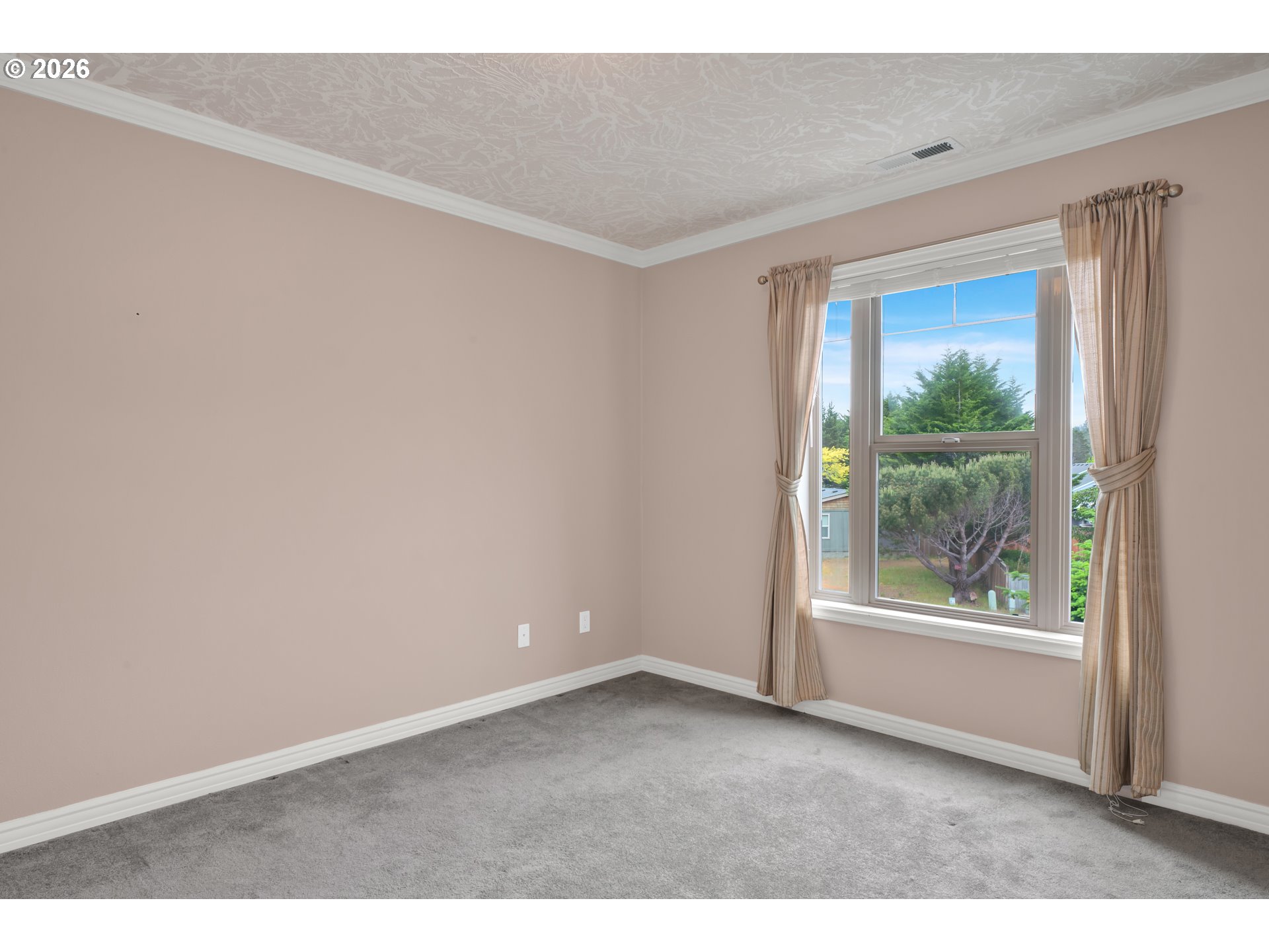 1619 Willow Loop Property Photo 38