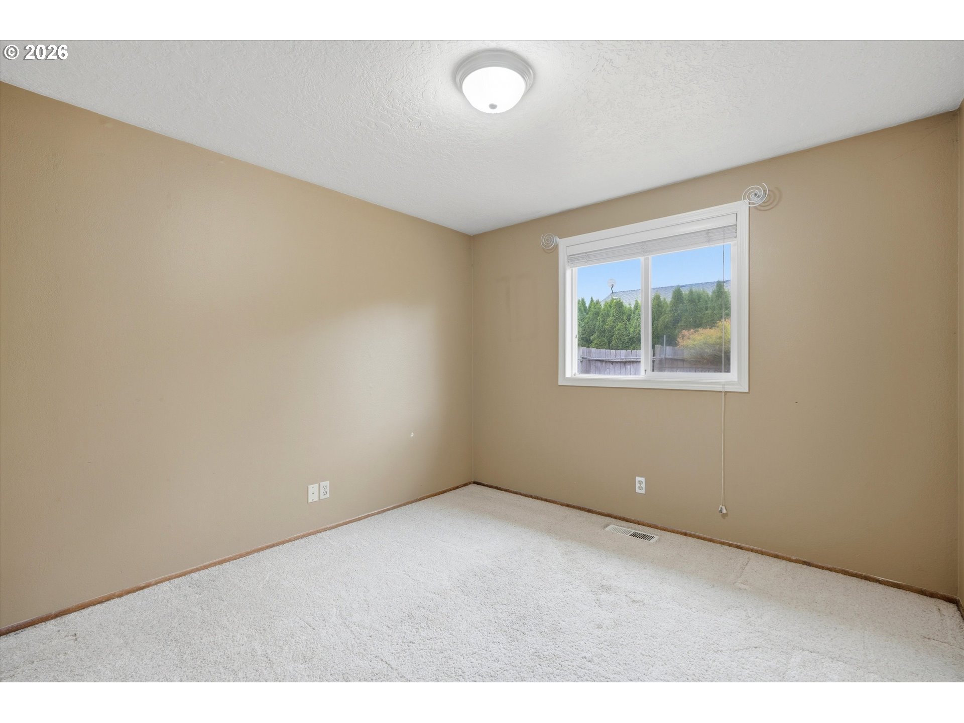 1019 Juniper St Property Photo 22