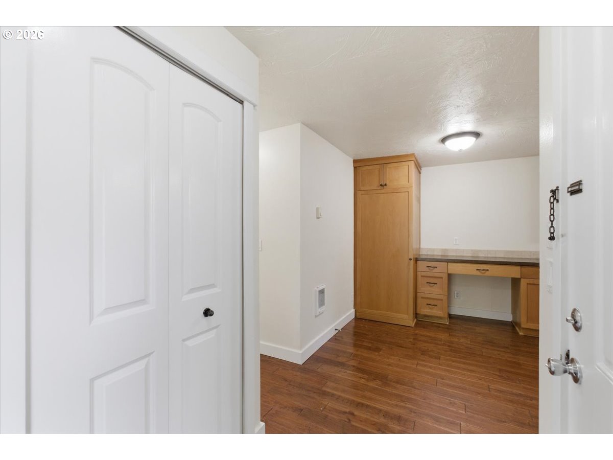 2864 Newton Pl Property Photo 8