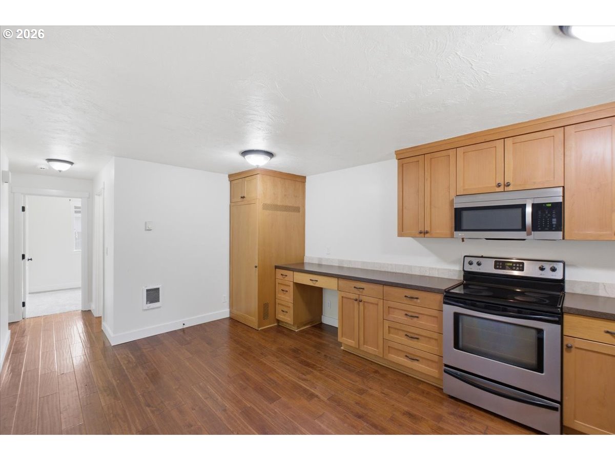 2864 Newton Pl Property Photo 12