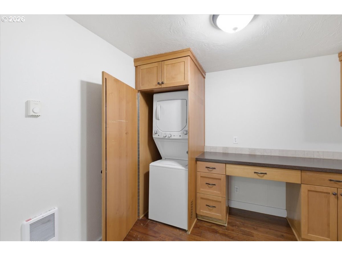 2864 Newton Pl Property Photo 14