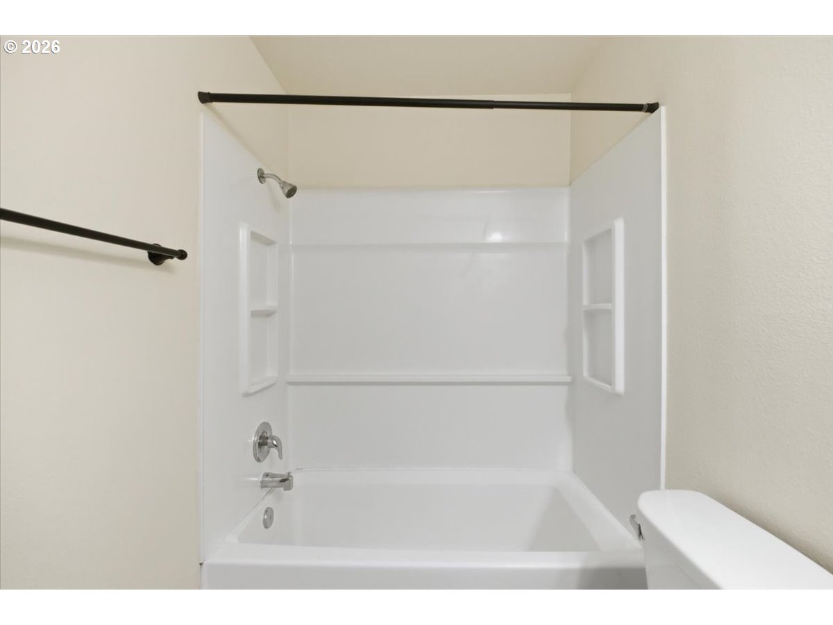 2864 Newton Pl Property Photo 23