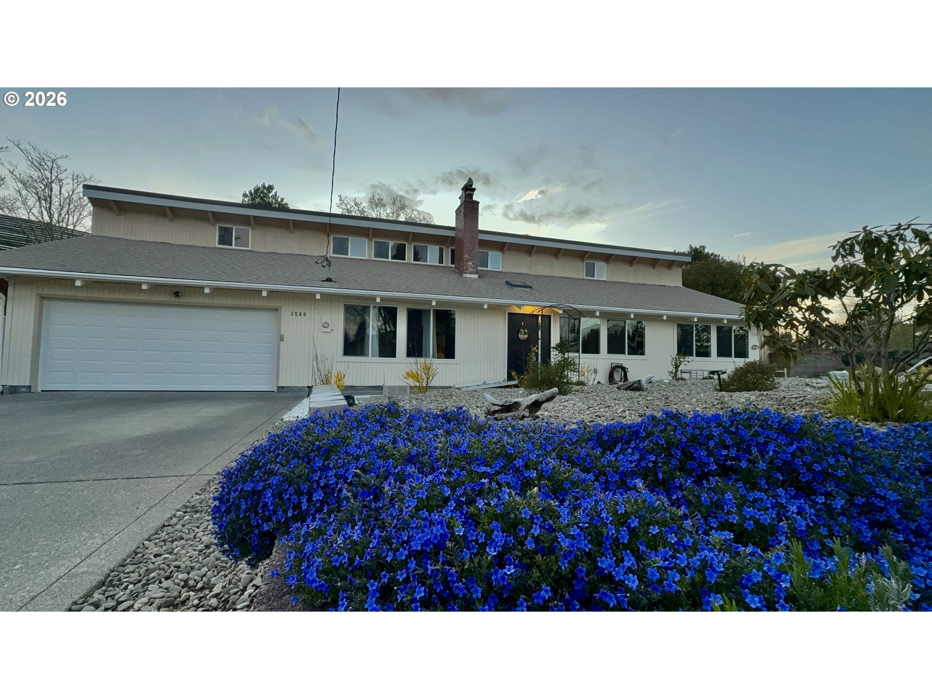 2580 FIR ST Property Photo 1