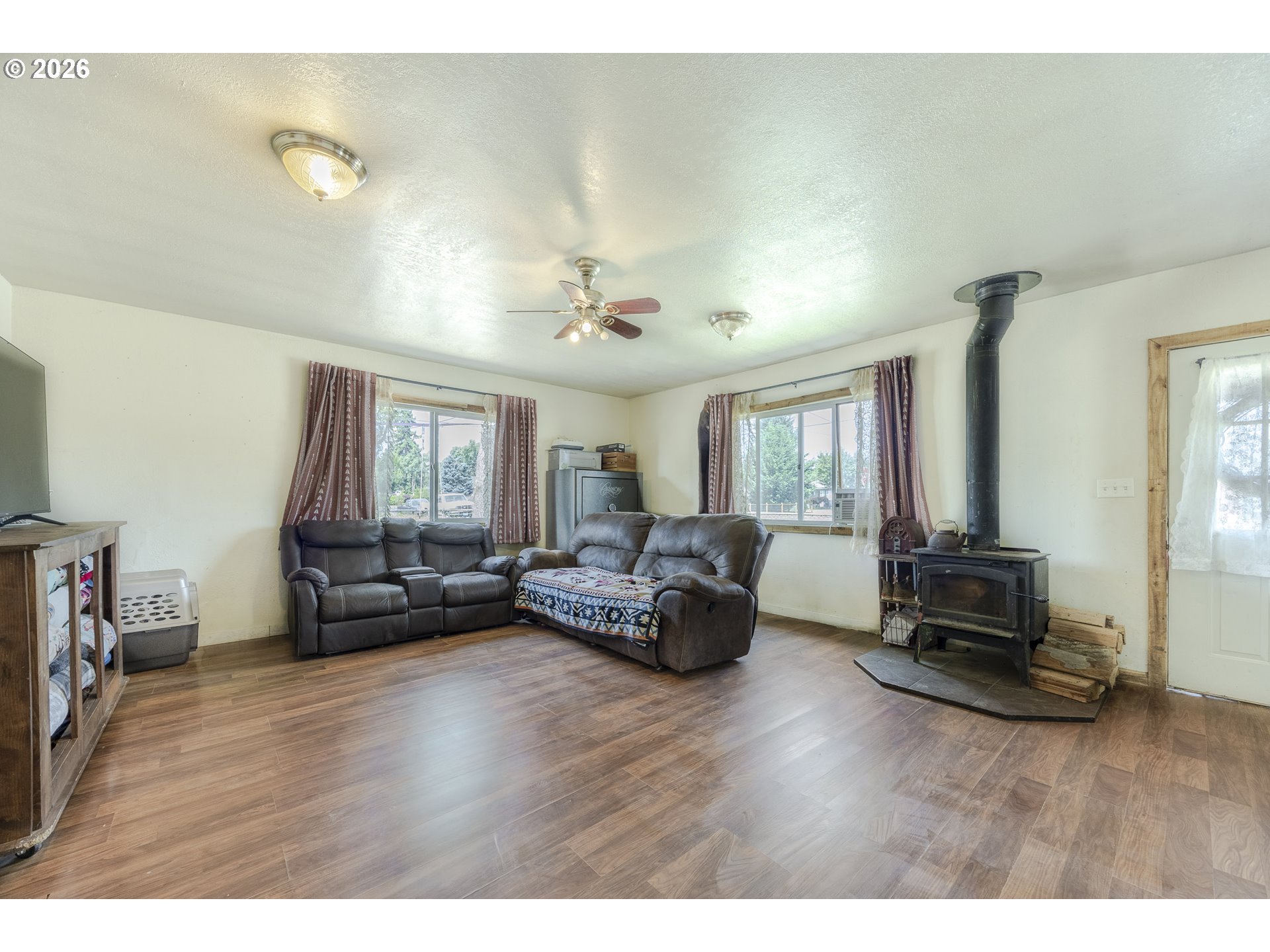 805 E Quincy Ave Property Photo 5