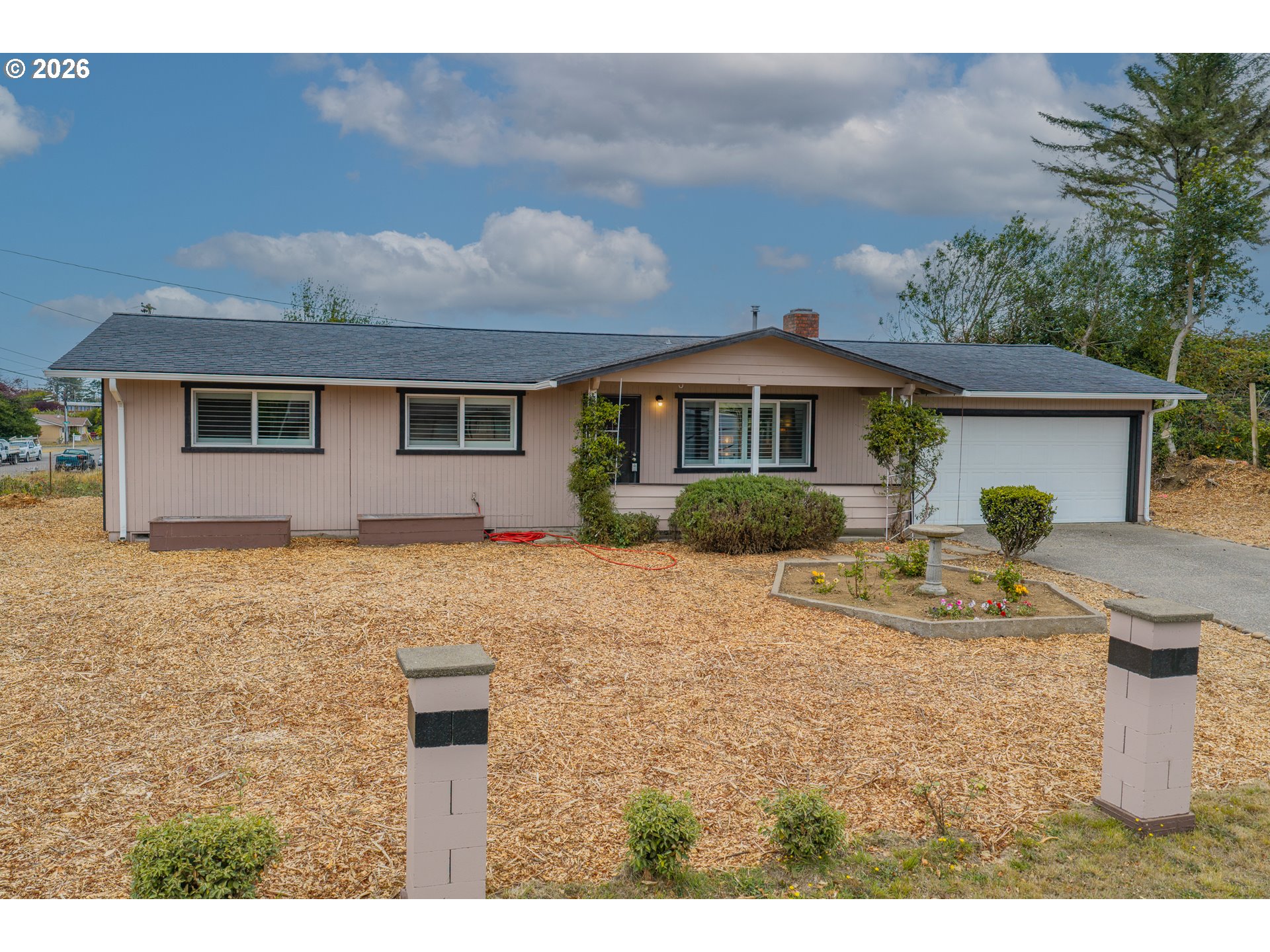 530 MONTGOMERY AVE Property Photo 1