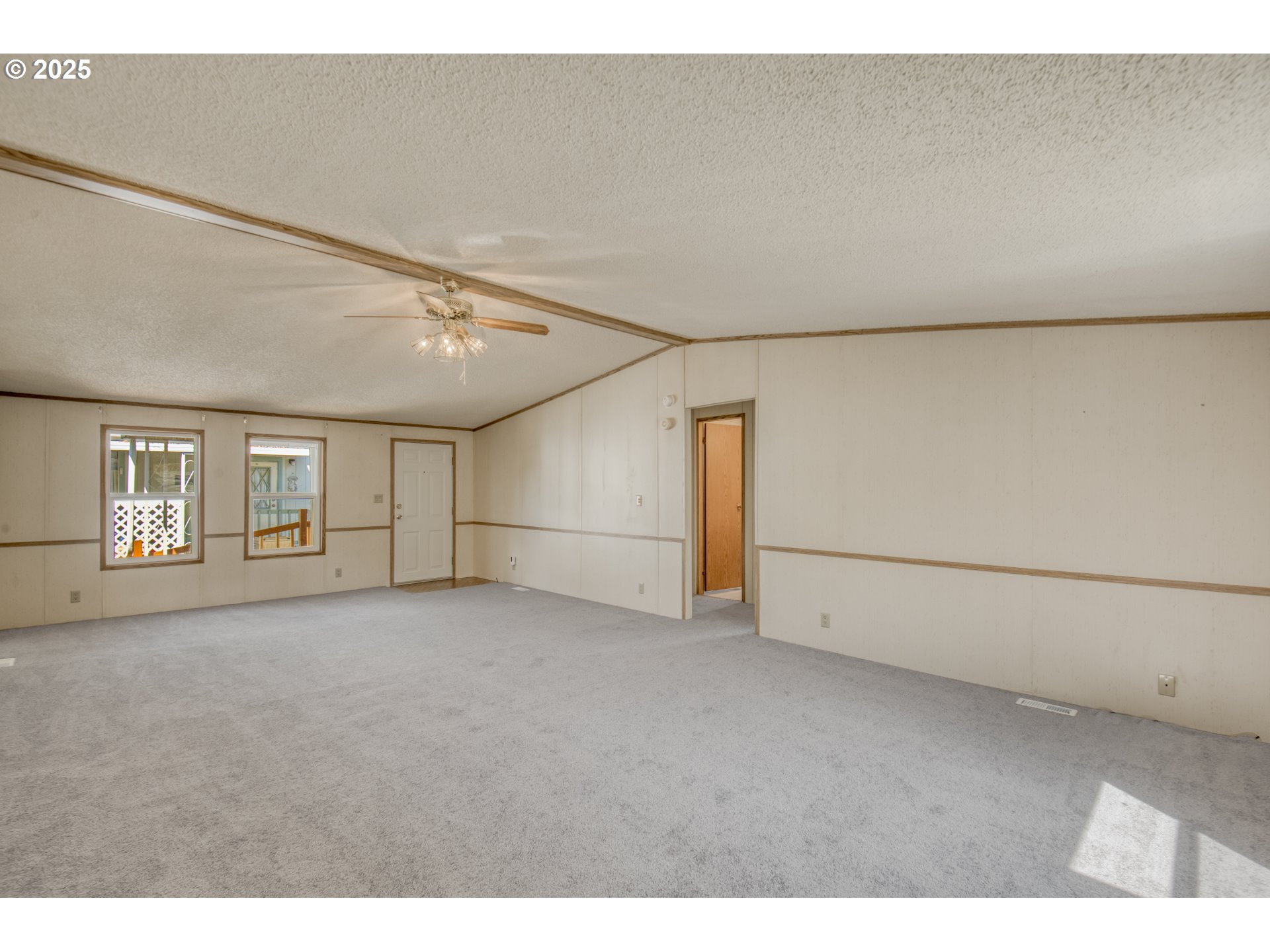 18485 Sw Pacific 83 Property Photo 2