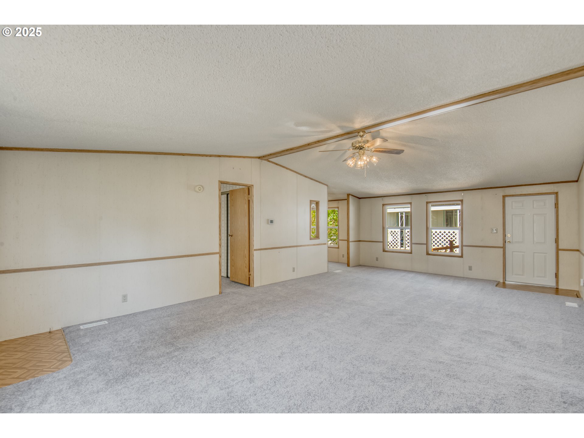 18485 Sw Pacific 83 Property Photo 3
