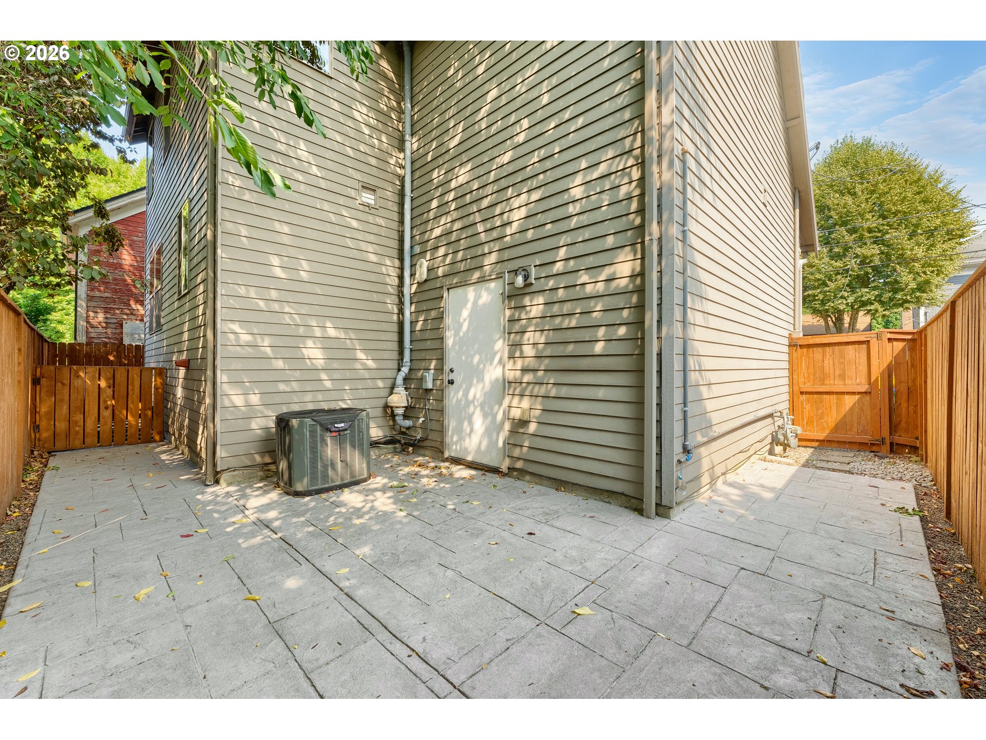 526 Ne Beech St Property Photo 33
