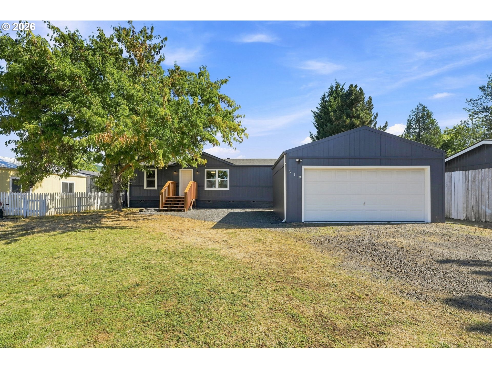 310 Sunny Ln Property Photo 1