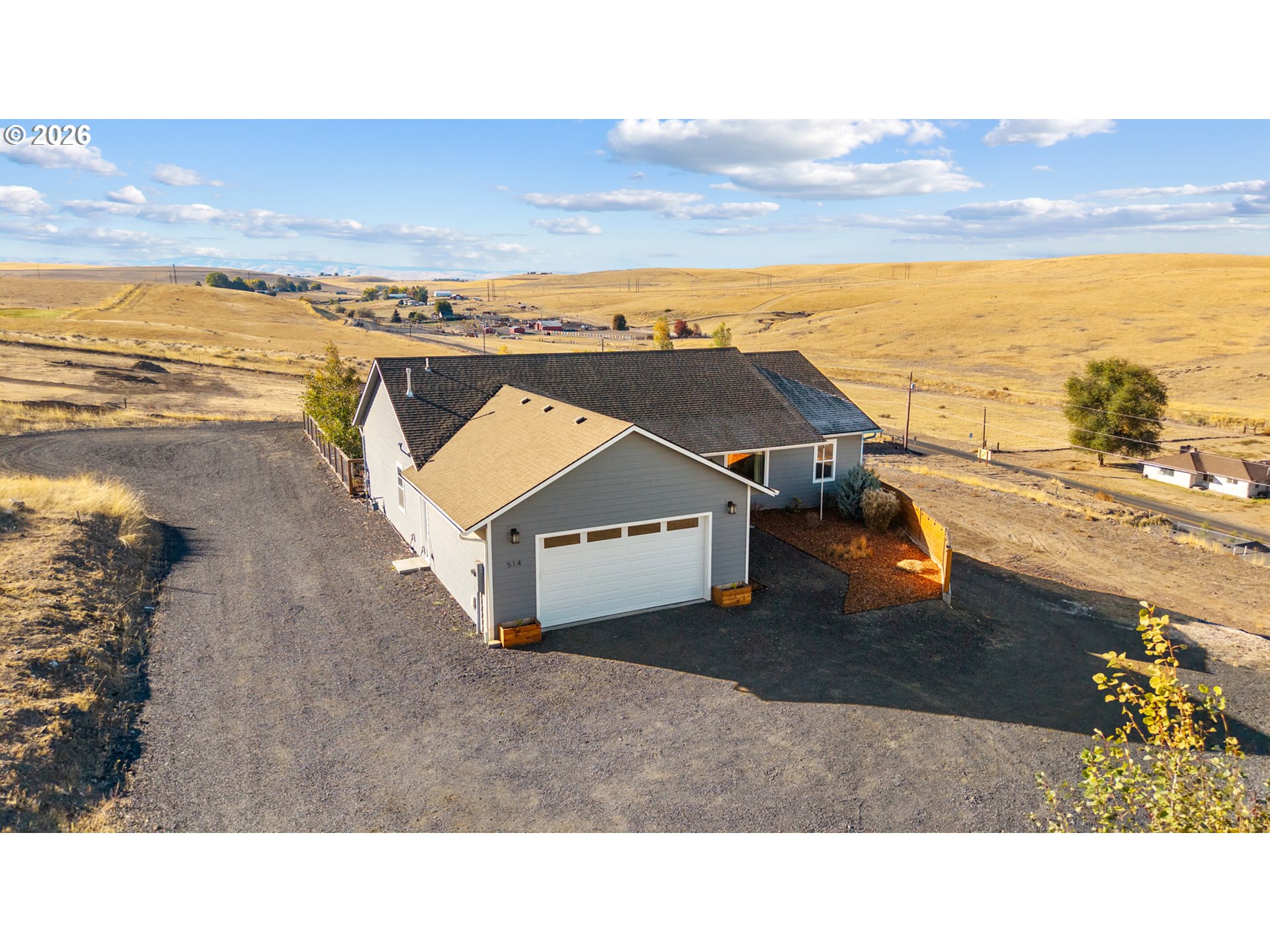 514 Sw Tahoe Ave Property Photo 3