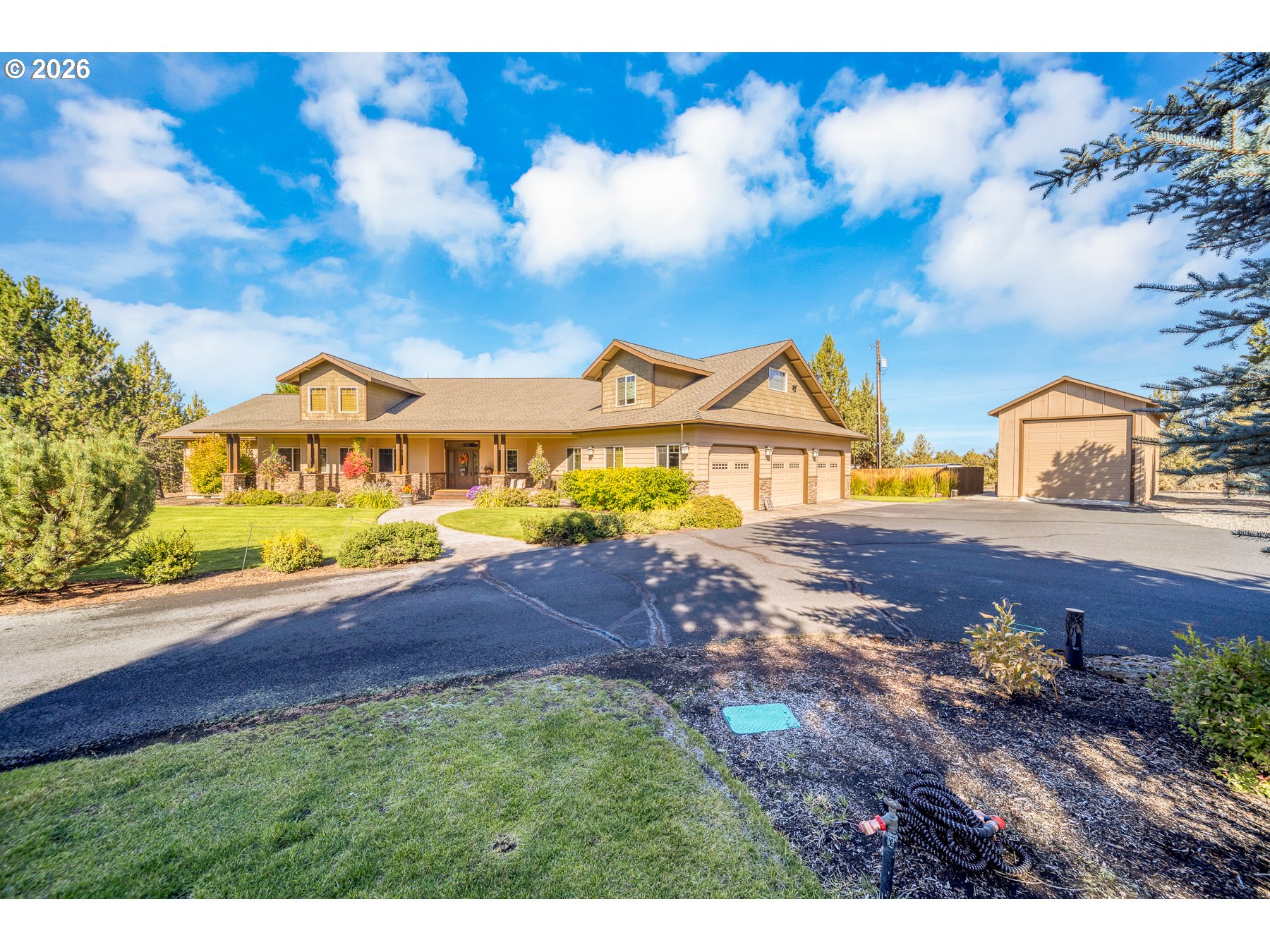 18853 Sw Sisters Pl Property Photo 1
