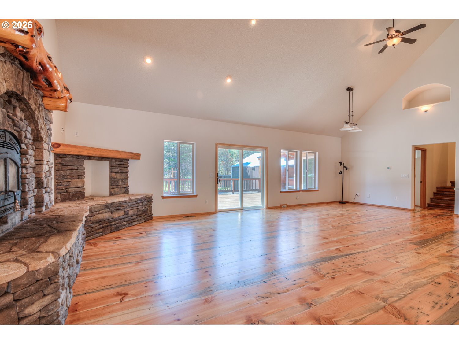 17879 Kodiak Ln Property Photo 4