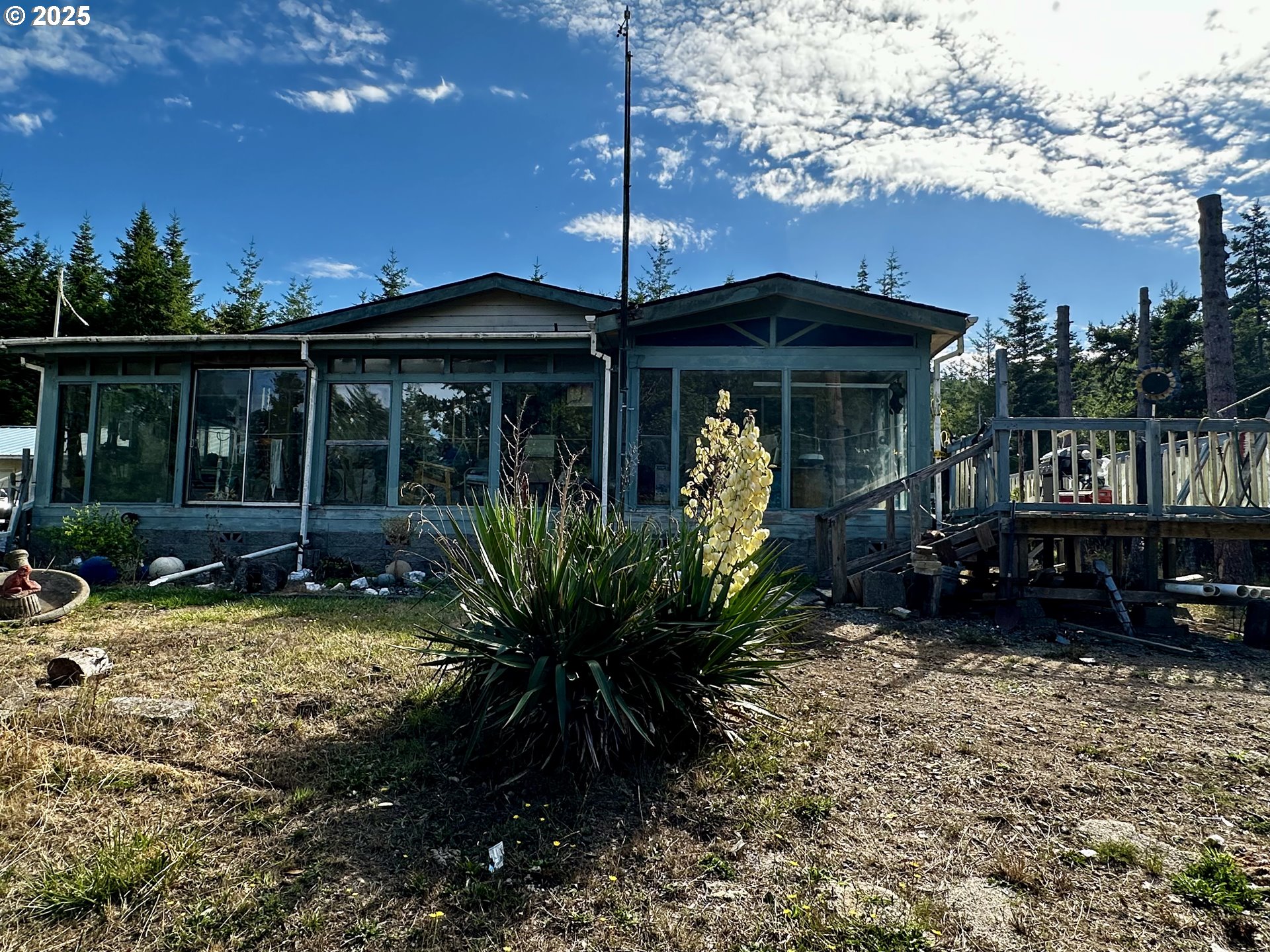 94515 Langlois Mountain Rd Property Photo 3