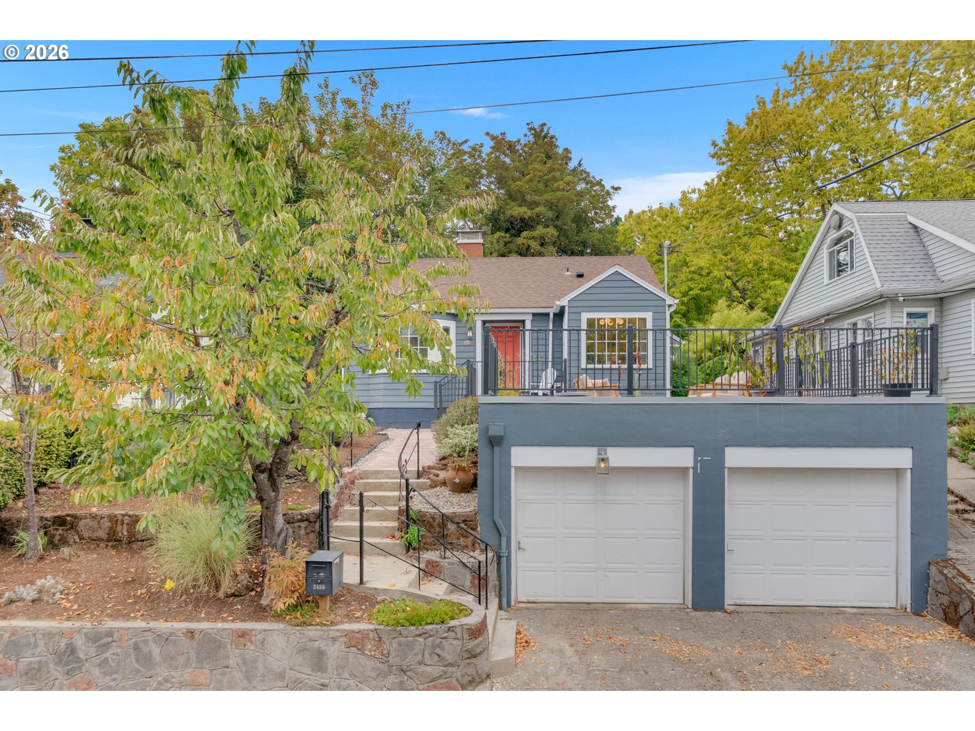 2455 Se Madison St Property Photo 1