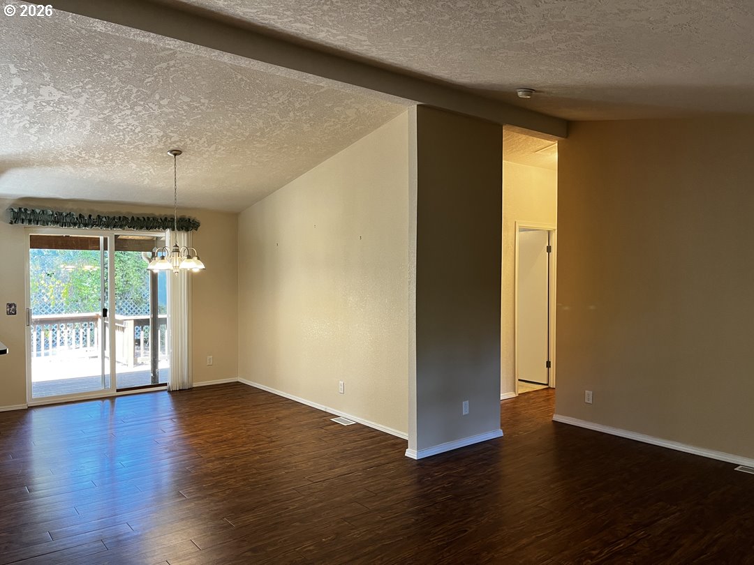 148 Outer Dr Property Photo 4