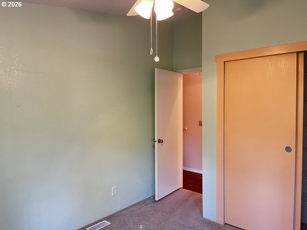 148 Outer Dr Property Photo 8