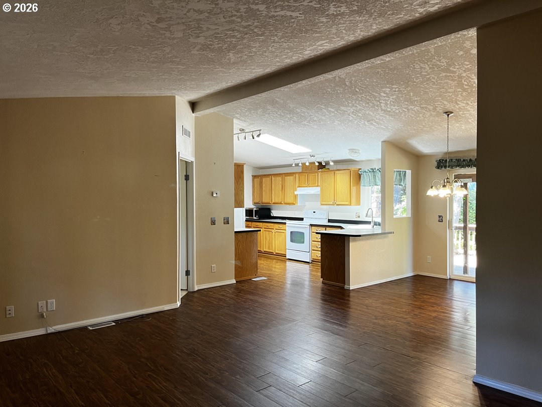 148 Outer Dr Property Photo 14