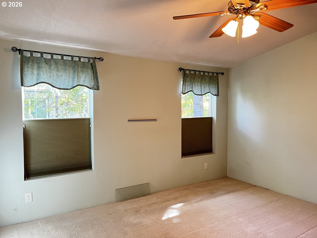 148 Outer Dr Property Photo 19