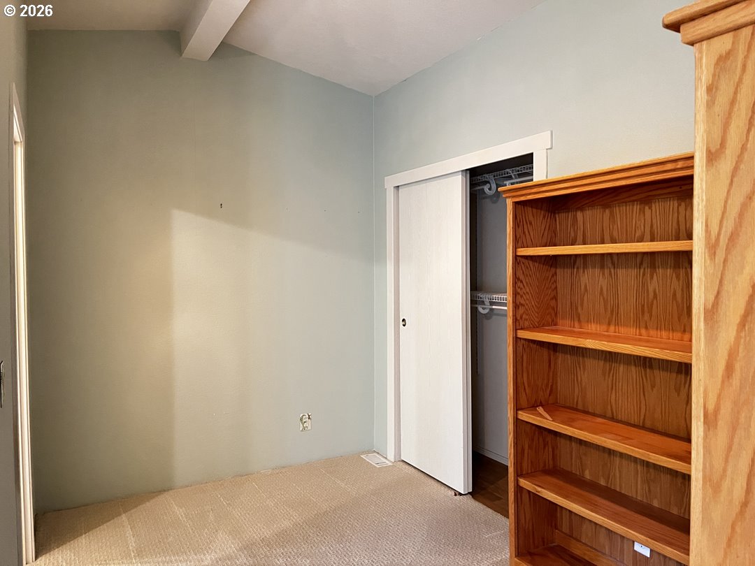 148 Outer Dr Property Photo 22