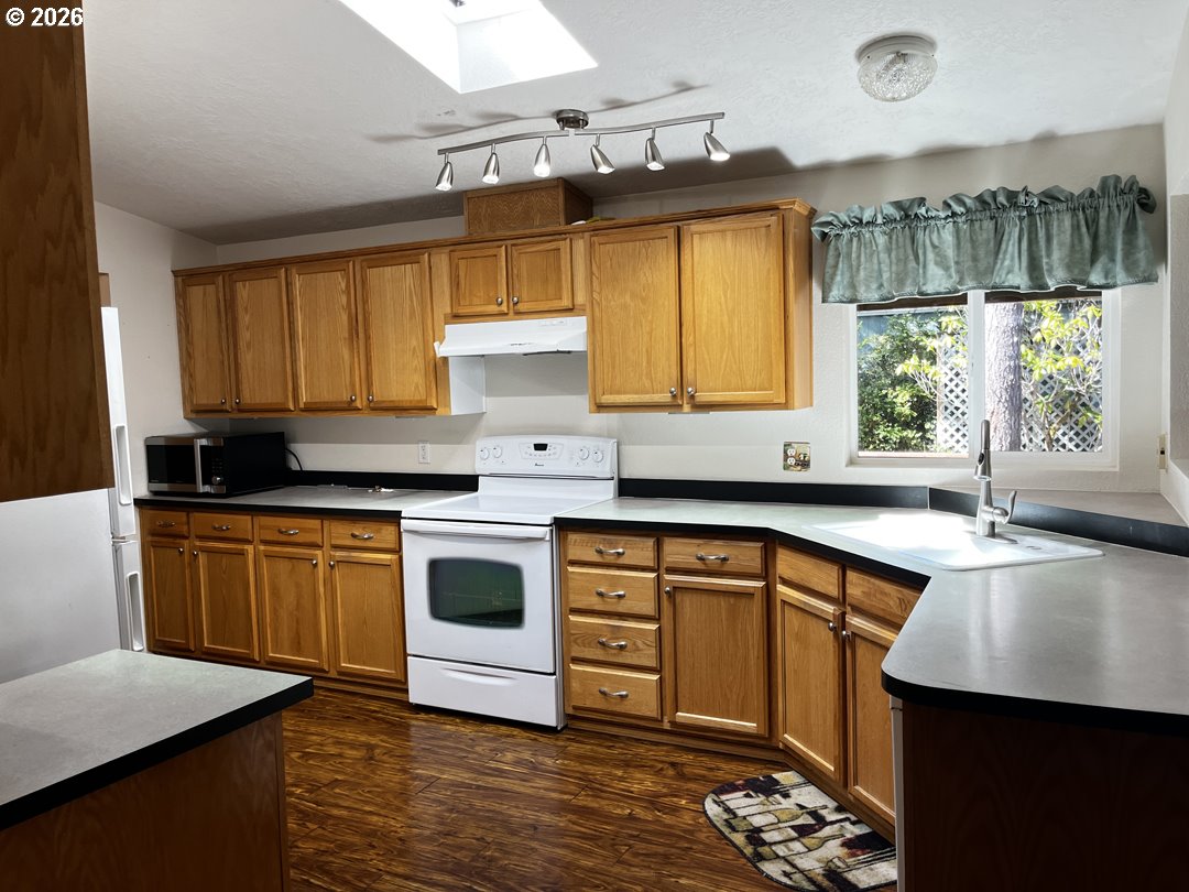 148 Outer Dr Property Photo 27