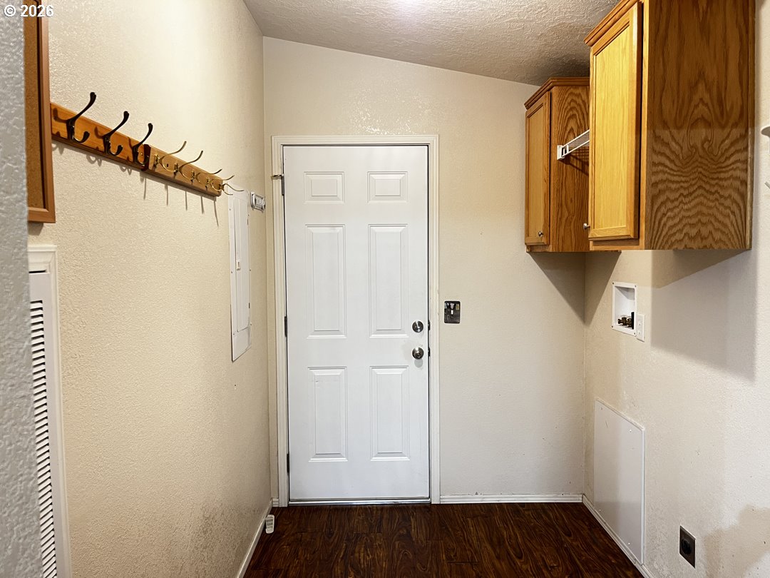 148 Outer Dr Property Photo 30