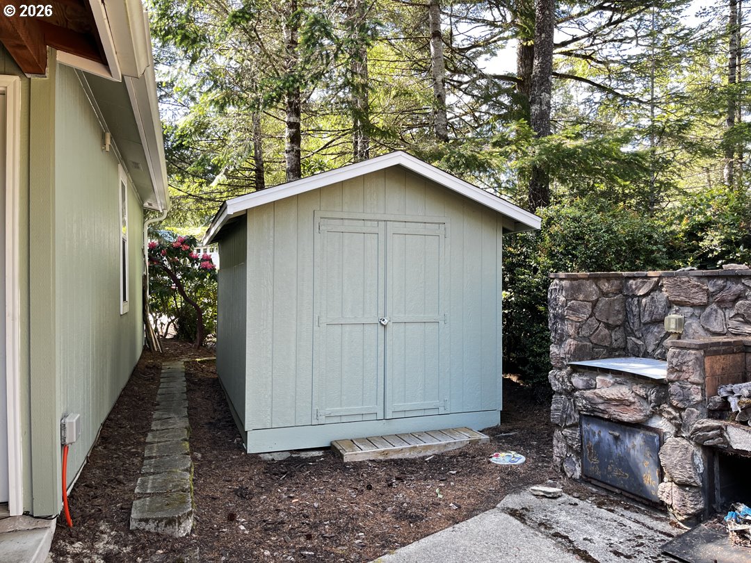 148 Outer Dr Property Photo 35