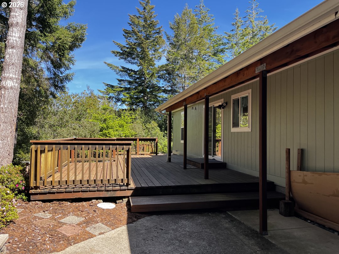 148 Outer Dr Property Photo 38