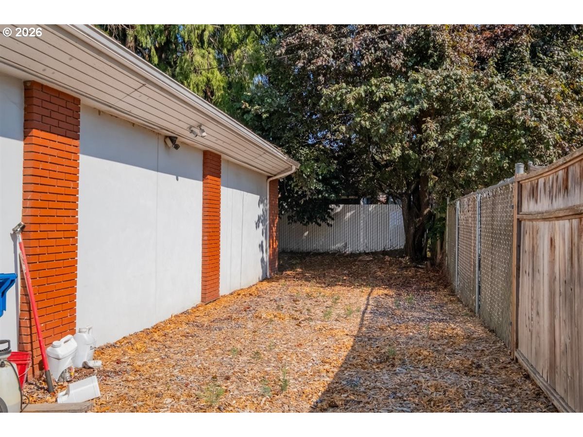 1890 Capitol St Ne Property Photo 12
