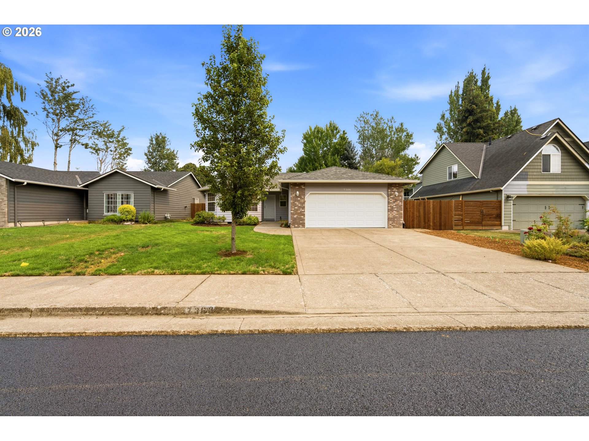 7368 Meadowglen St Property Photo 4