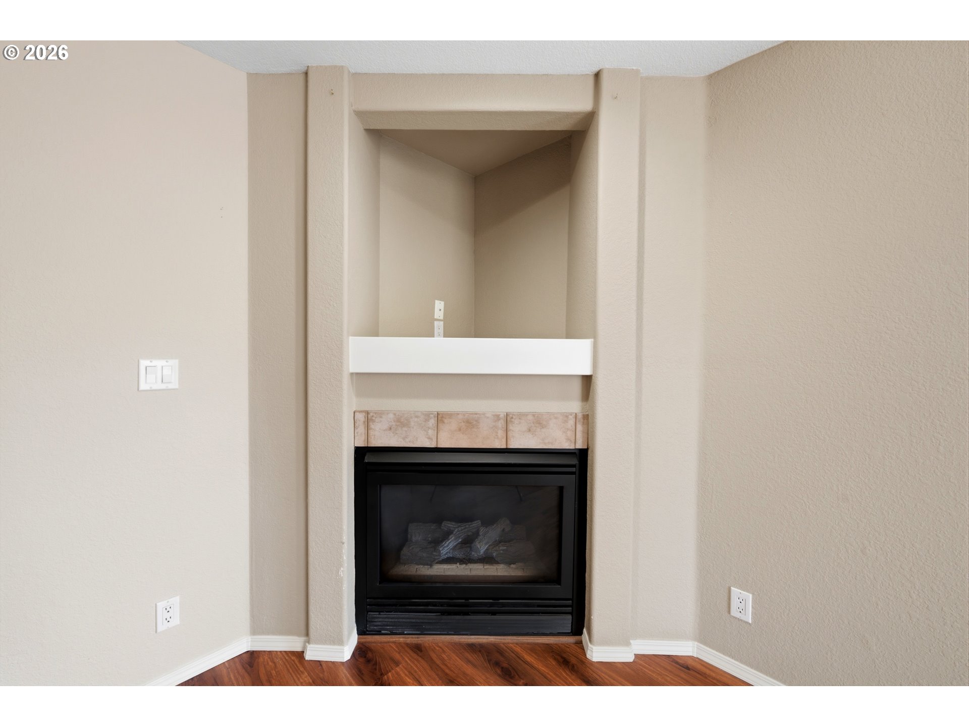 7368 Meadowglen St Property Photo 10