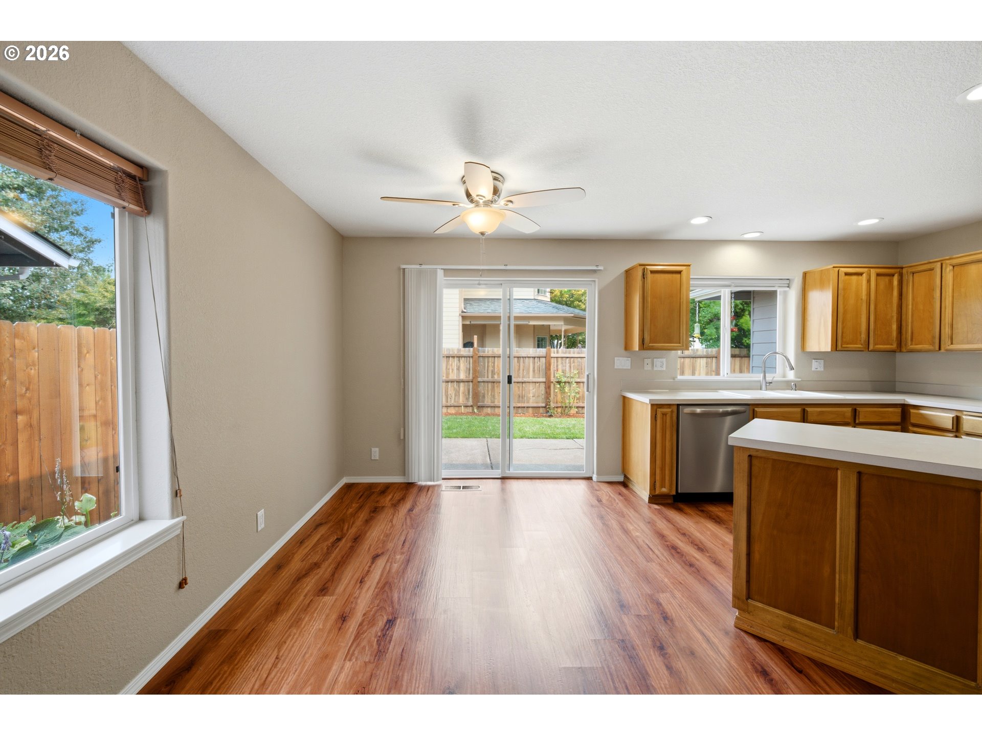 7368 Meadowglen St Property Photo 11