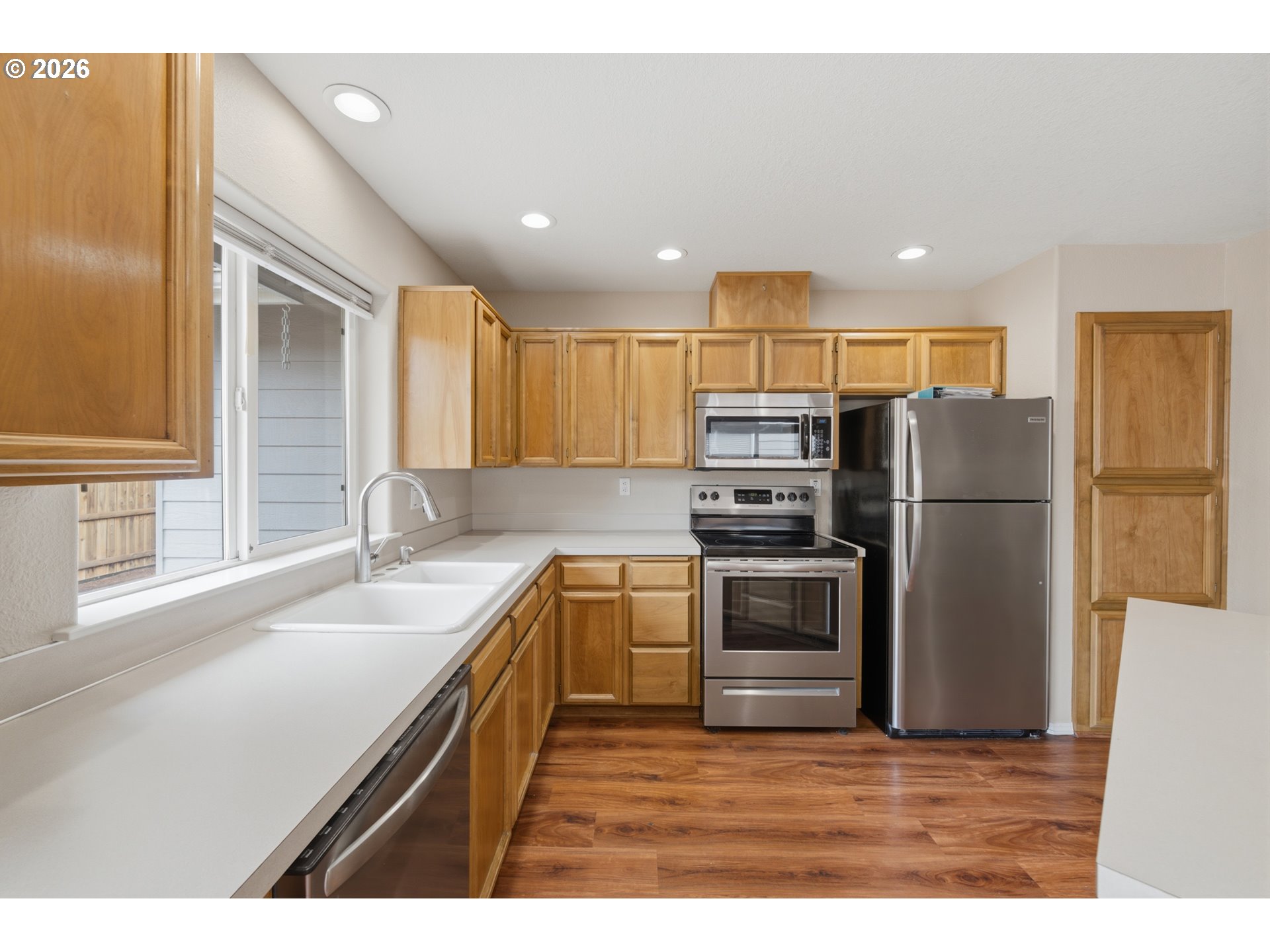 7368 Meadowglen St Property Photo 14