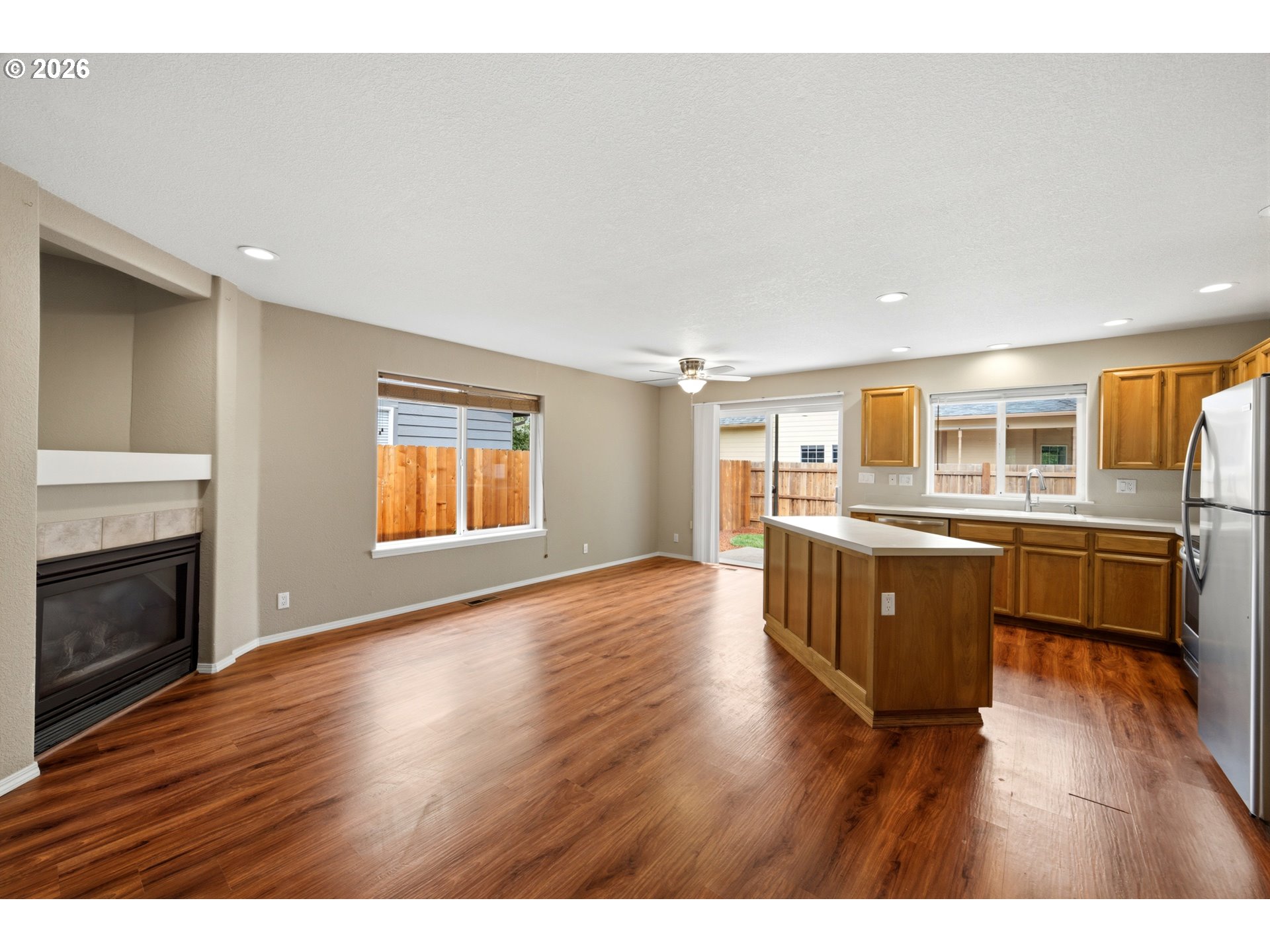 7368 Meadowglen St Property Photo 16