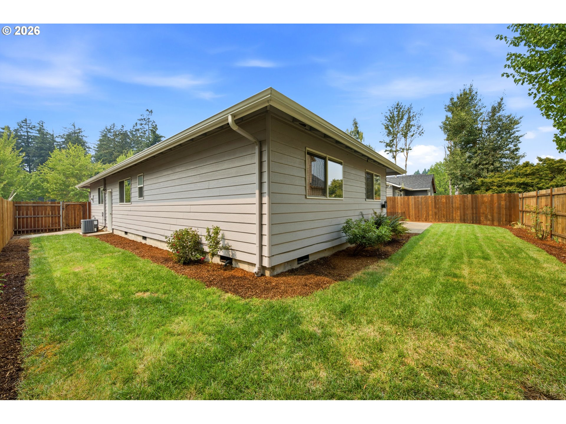 7368 Meadowglen St Property Photo 34