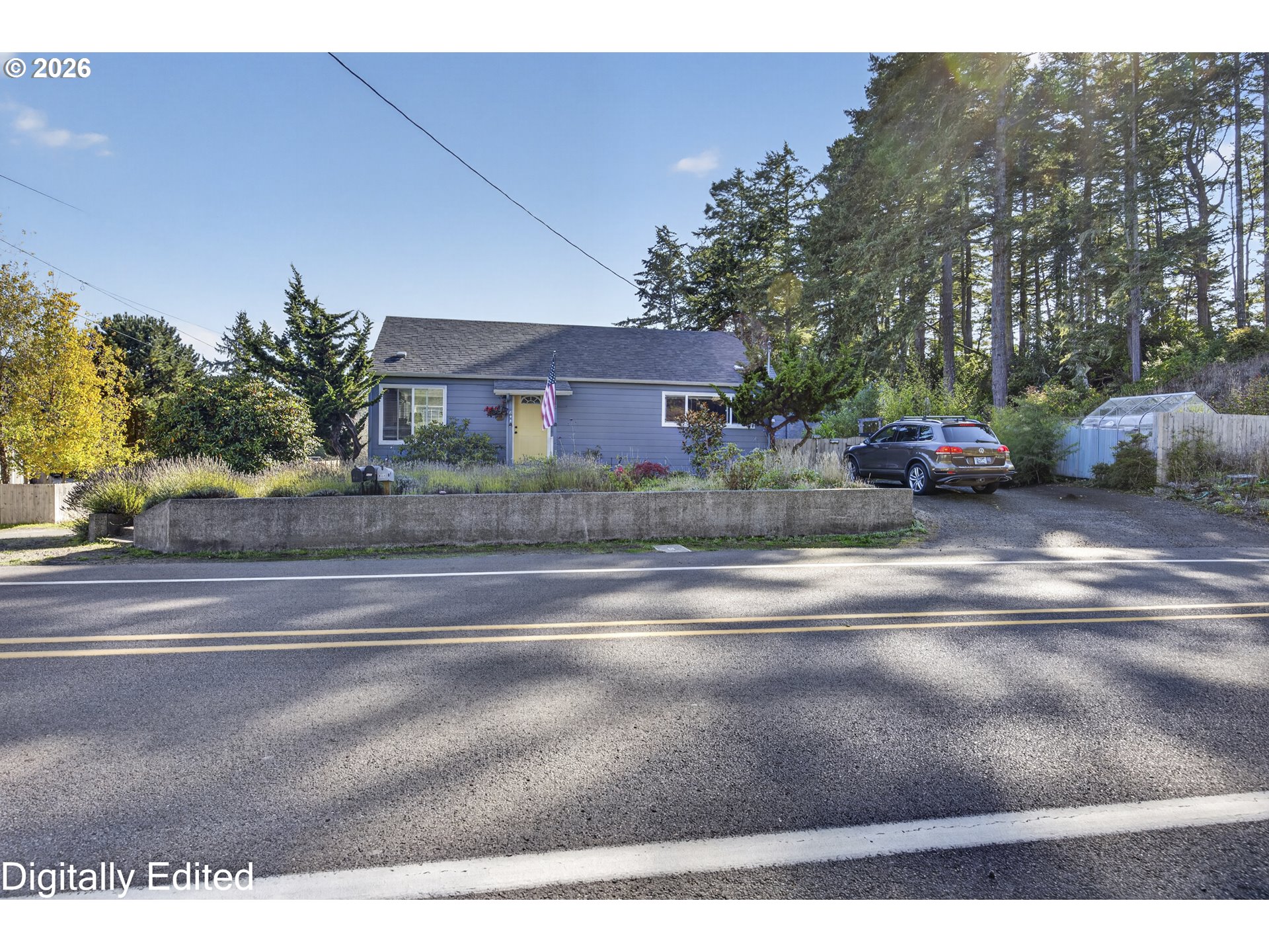 844 RHODODENDRON DR Property Photo 1