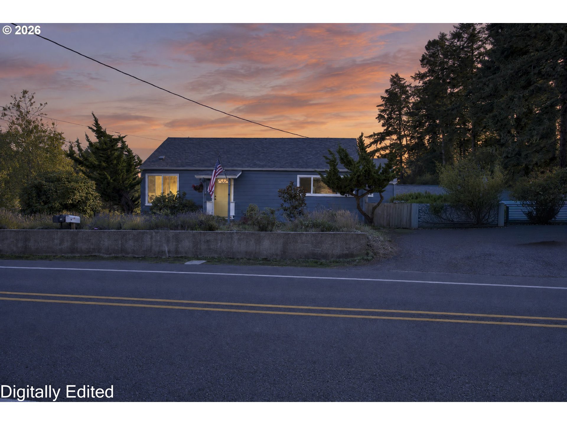 844 Rhododendron Dr Property Photo 5