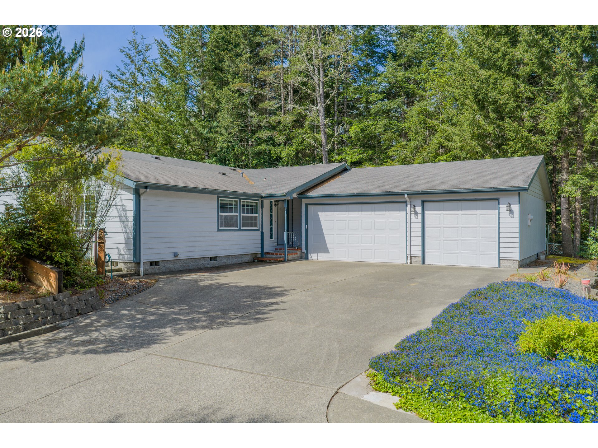 2138 Lynne Dr Property Photo 2