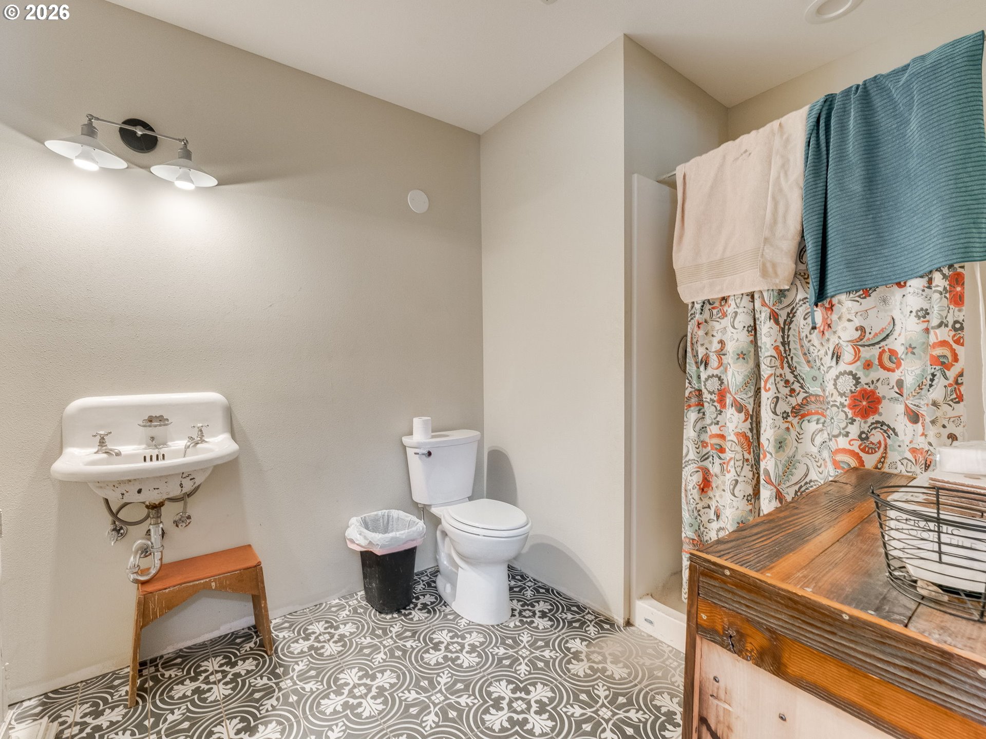 8379 Champoeg Rd Property Photo 46