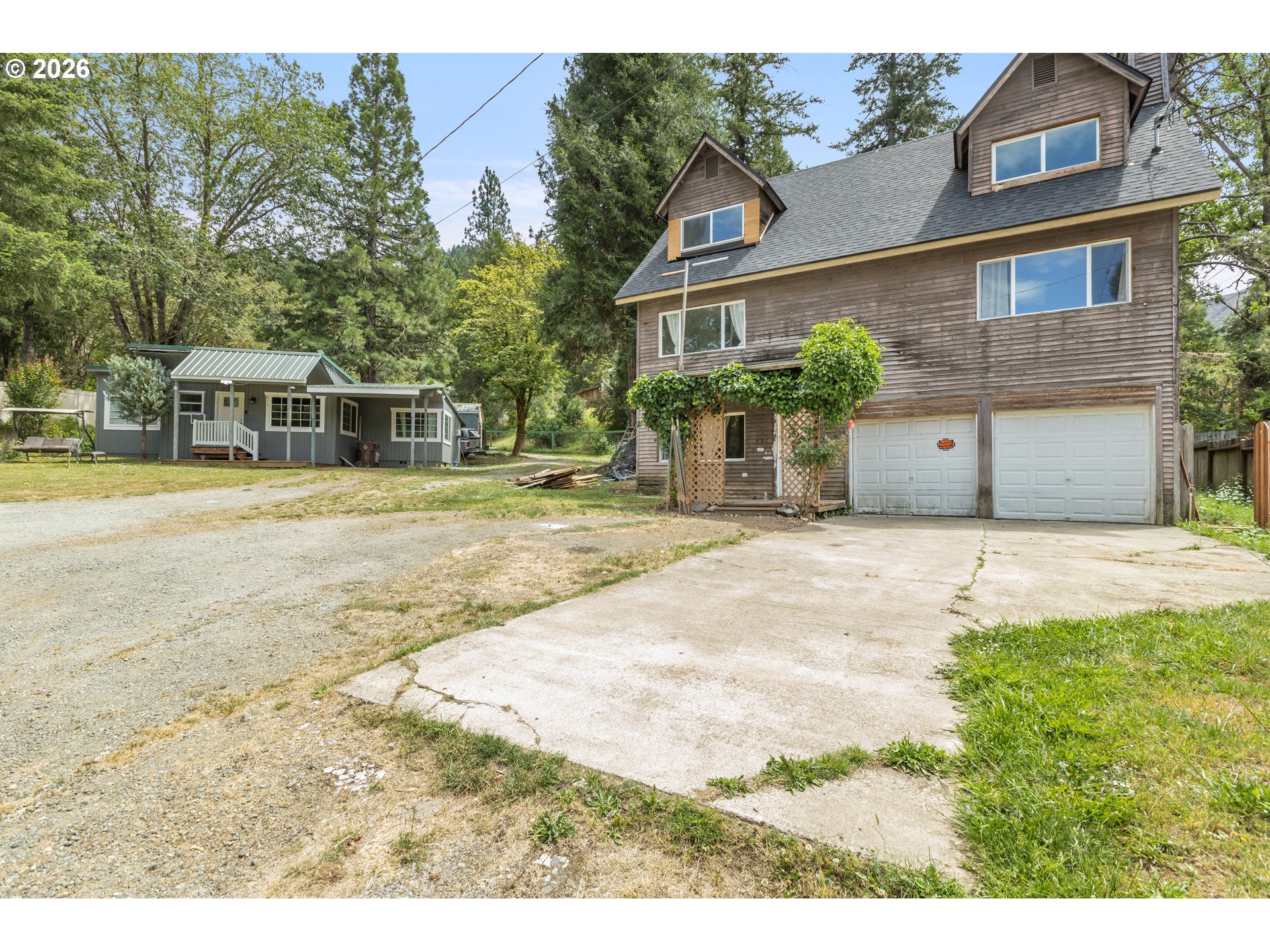 591 Mill St Property Photo 2