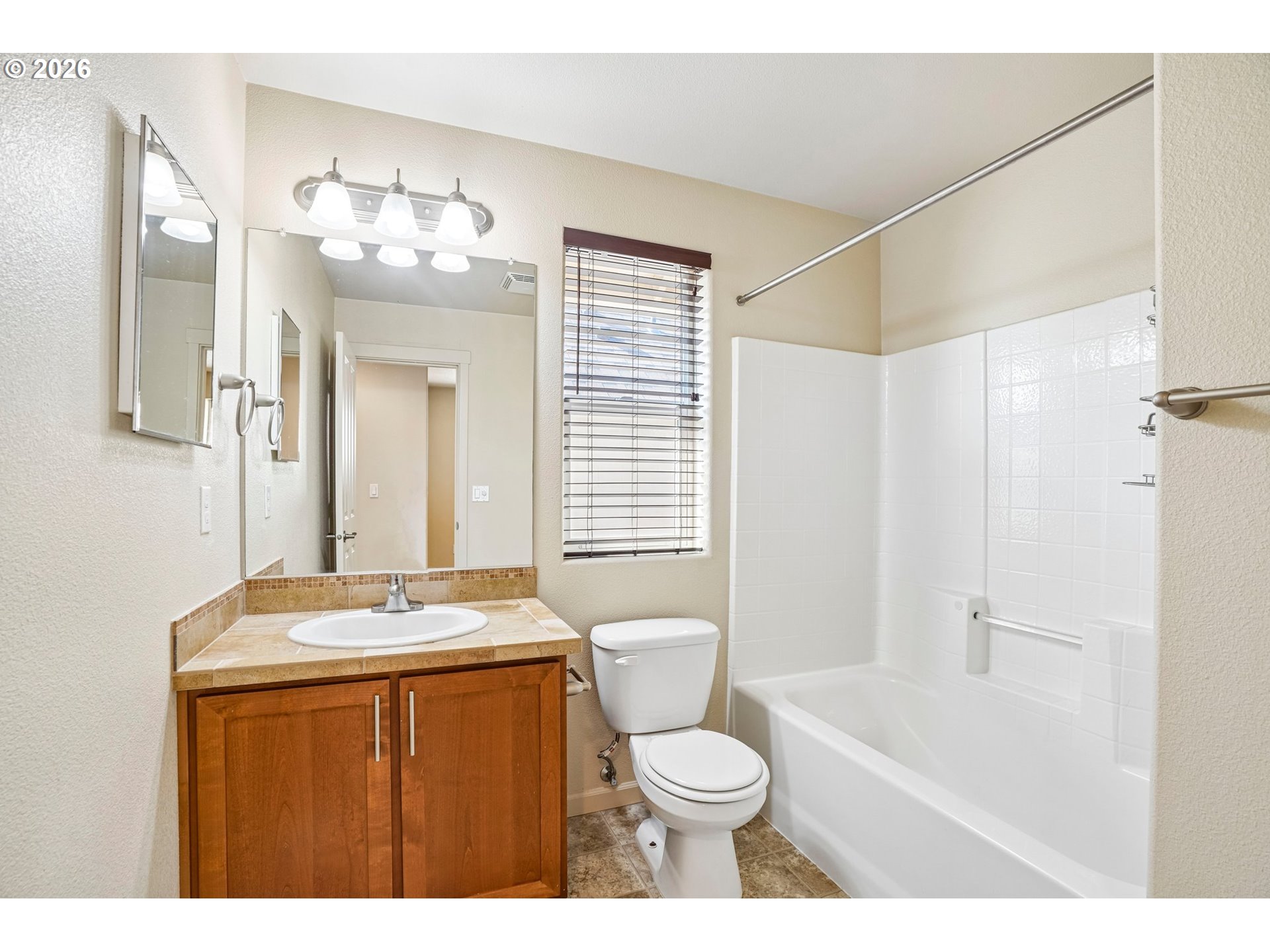 10573 Ne Summer Falls St Property Photo 24