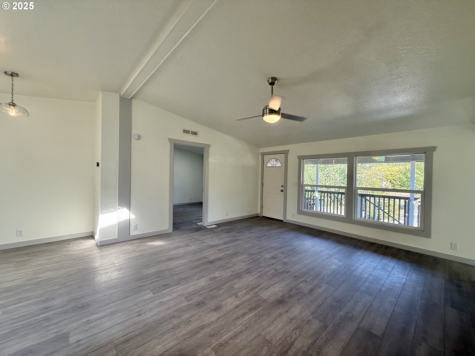 373 Hayhurst Rd Property Photo 7