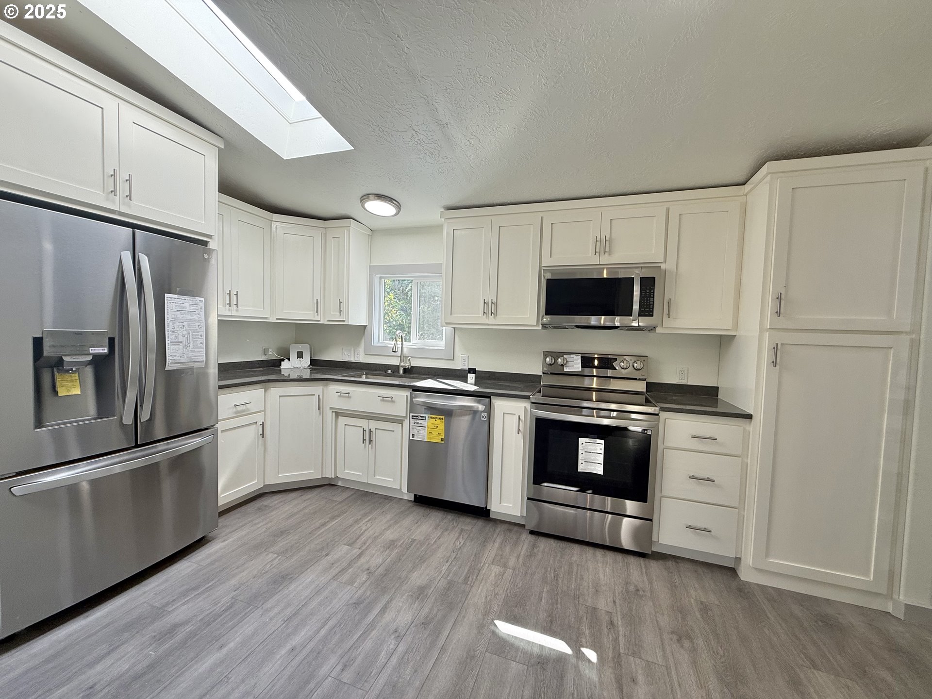 373 Hayhurst Rd Property Photo 11