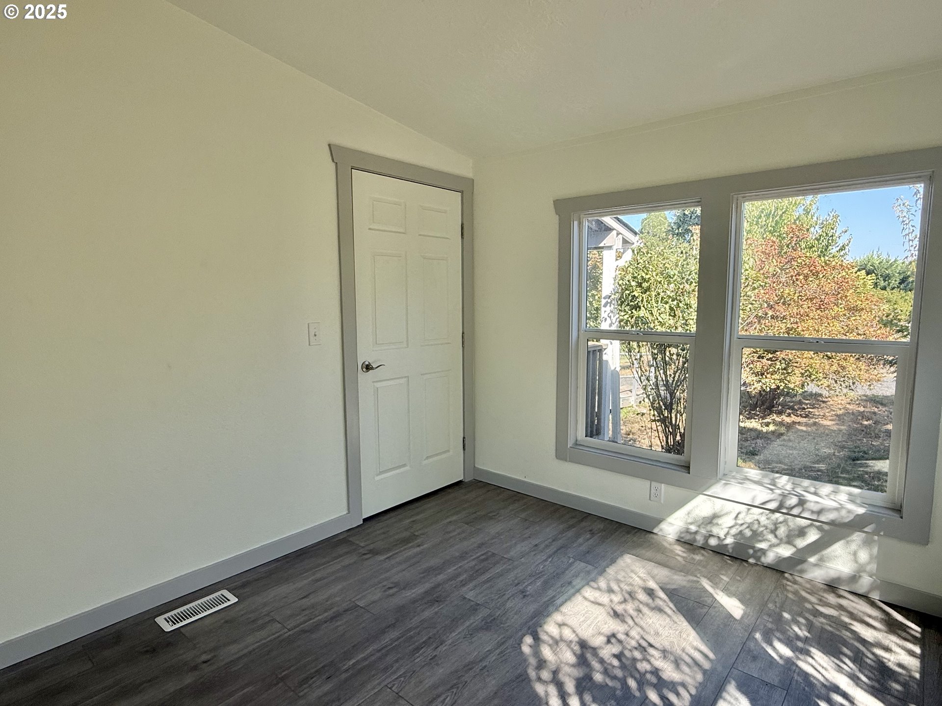 373 Hayhurst Rd Property Photo 15