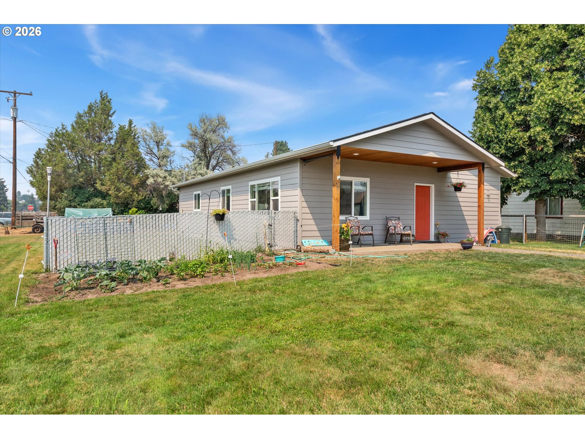 101 E PARK ST Property Photo 1