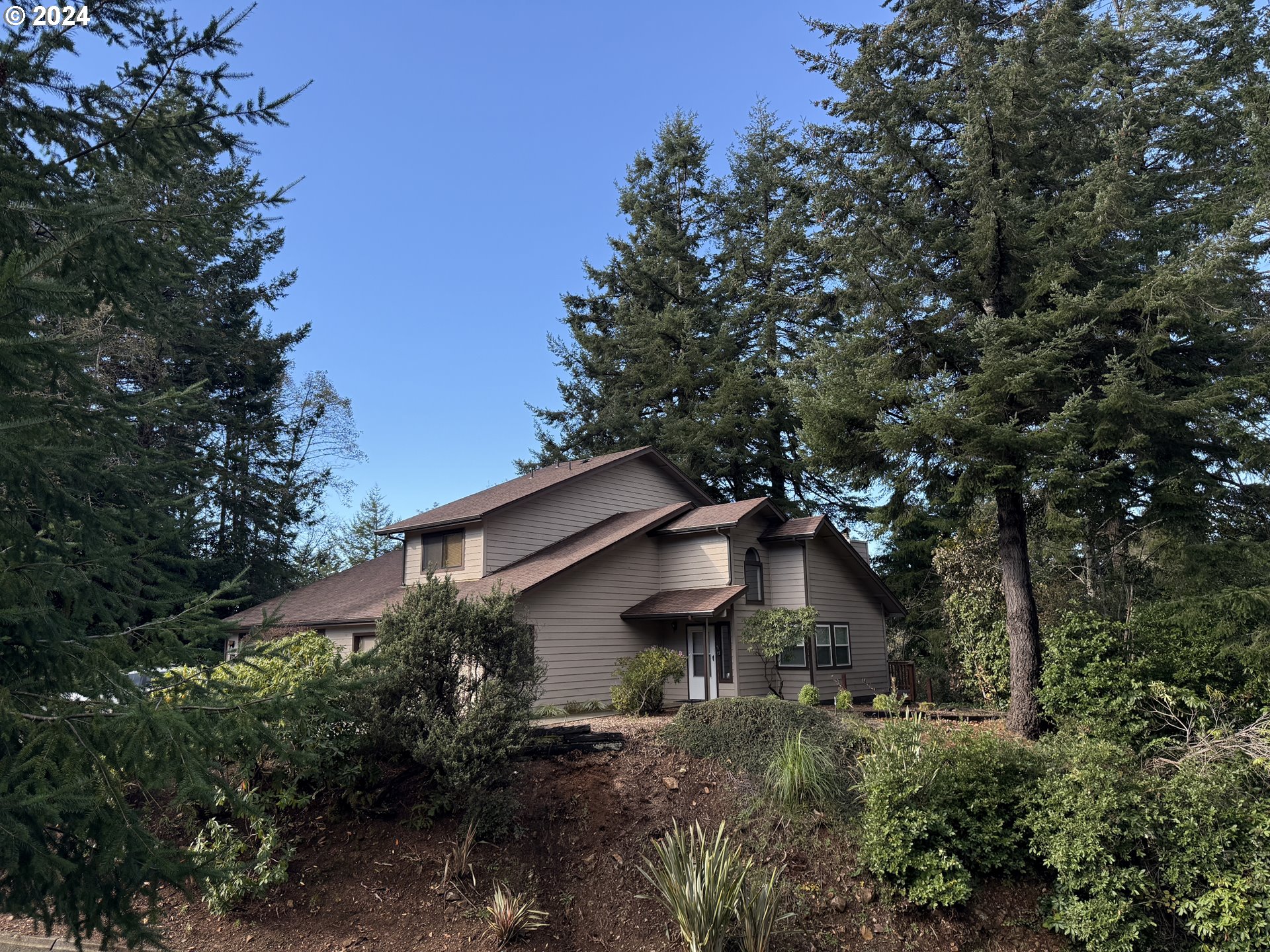 1735 ARCH LN Property Photo 1